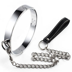 Collar para Sumisión BDSM de Metál con Cadena y Sujetador de Cuero